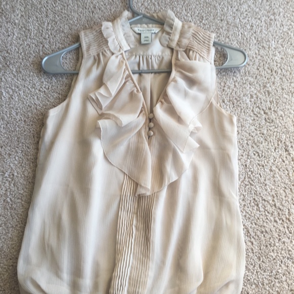 Top - Picture 2 of 4